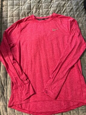 Nike women's medium Long Sleeve Dri Fit Performance Top
